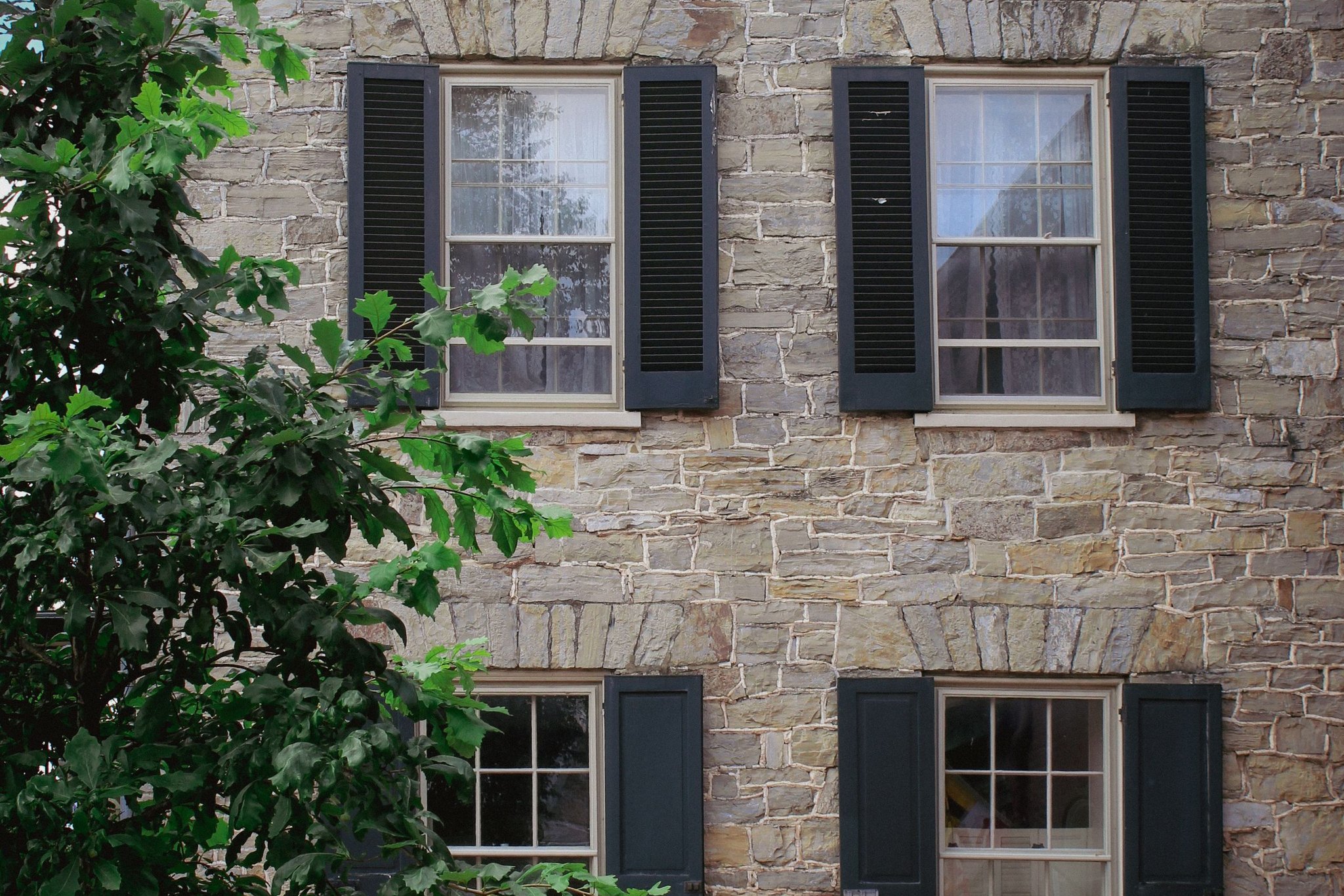Façade en pierre du cabinet de kinésithérapie Kelmen à Junglinster
